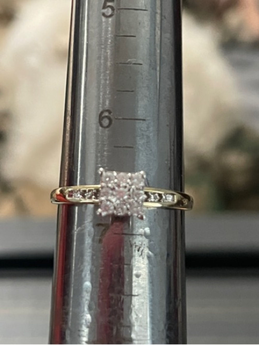 10k Solid Gold Cluster Solitaire Ring with Natural Diamonds